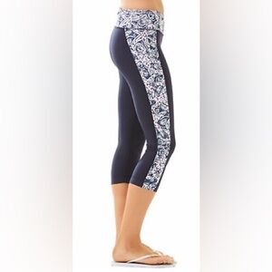 Lilly Pulitzer Luxletic Weekender XL Navy Cropped Capri Leggings